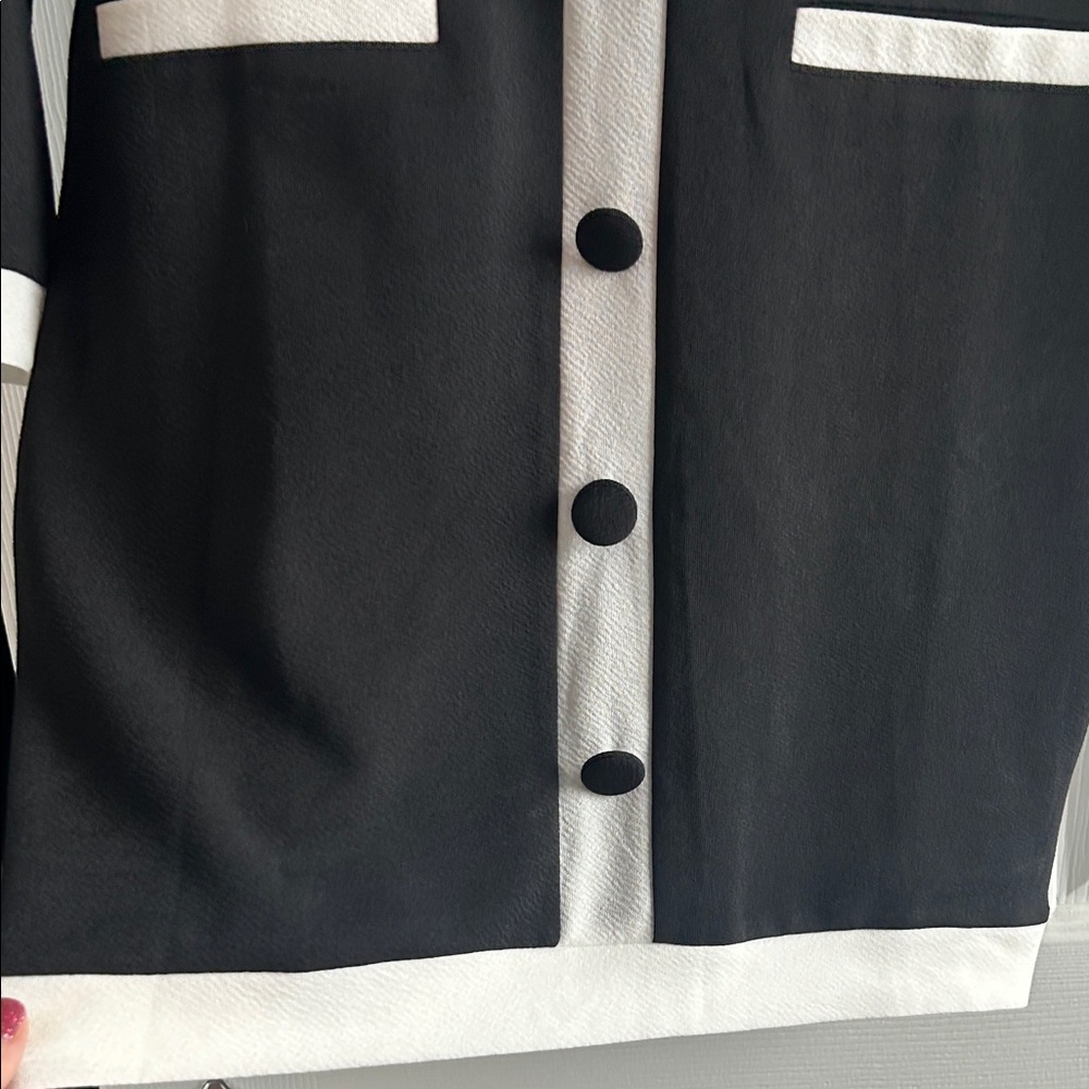 Black and White Button-Up Dress - Picture 5 of 10